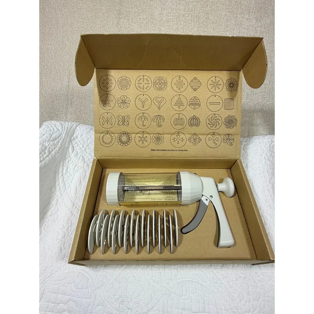 Pampered Chef White Cookie Press NIB Baking Tool Set Kitchen Decorator Gun